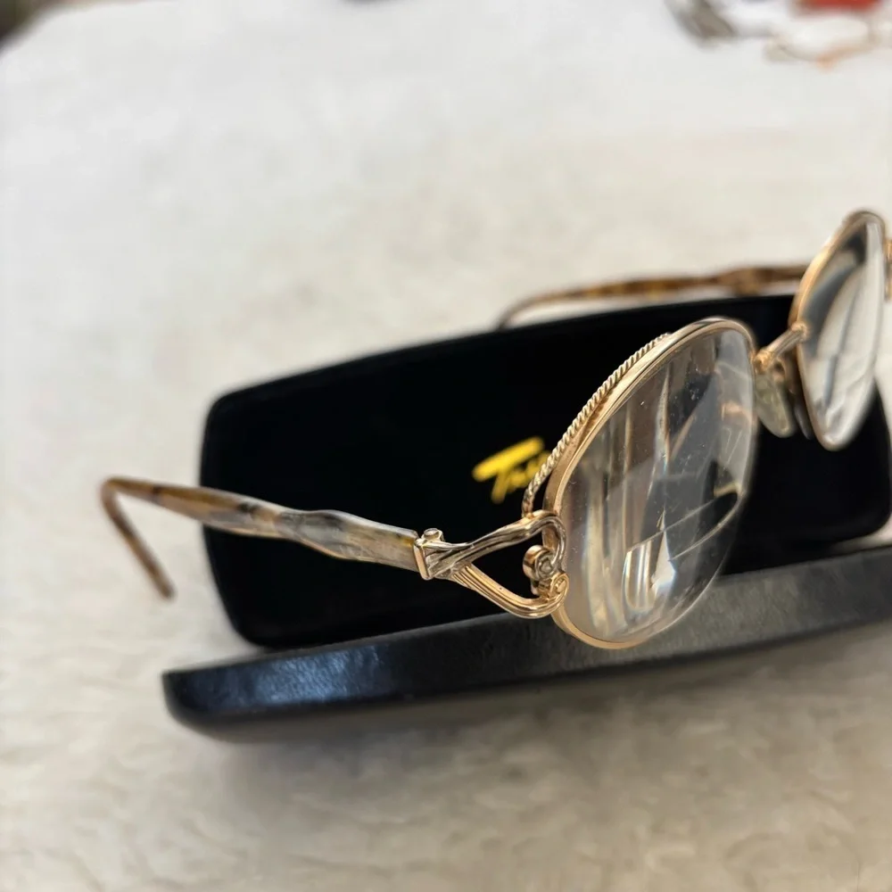 Tura Vintage Gold tone Eyeglasses Frame only w/ Case